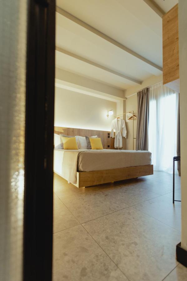Metis Urbane Living Spaces Athens Exterior photo